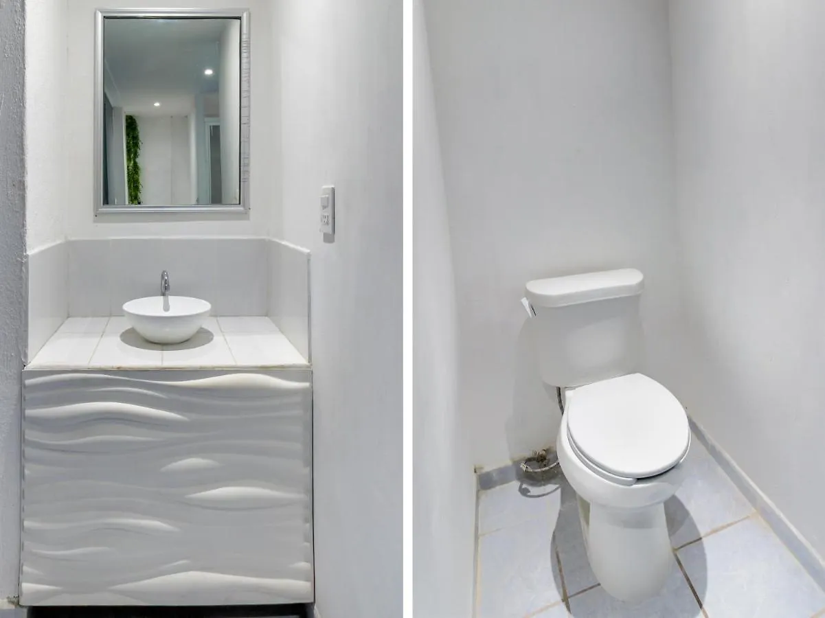 Oyo Hotel Will Capsule,Expo Guadalajara Meksika